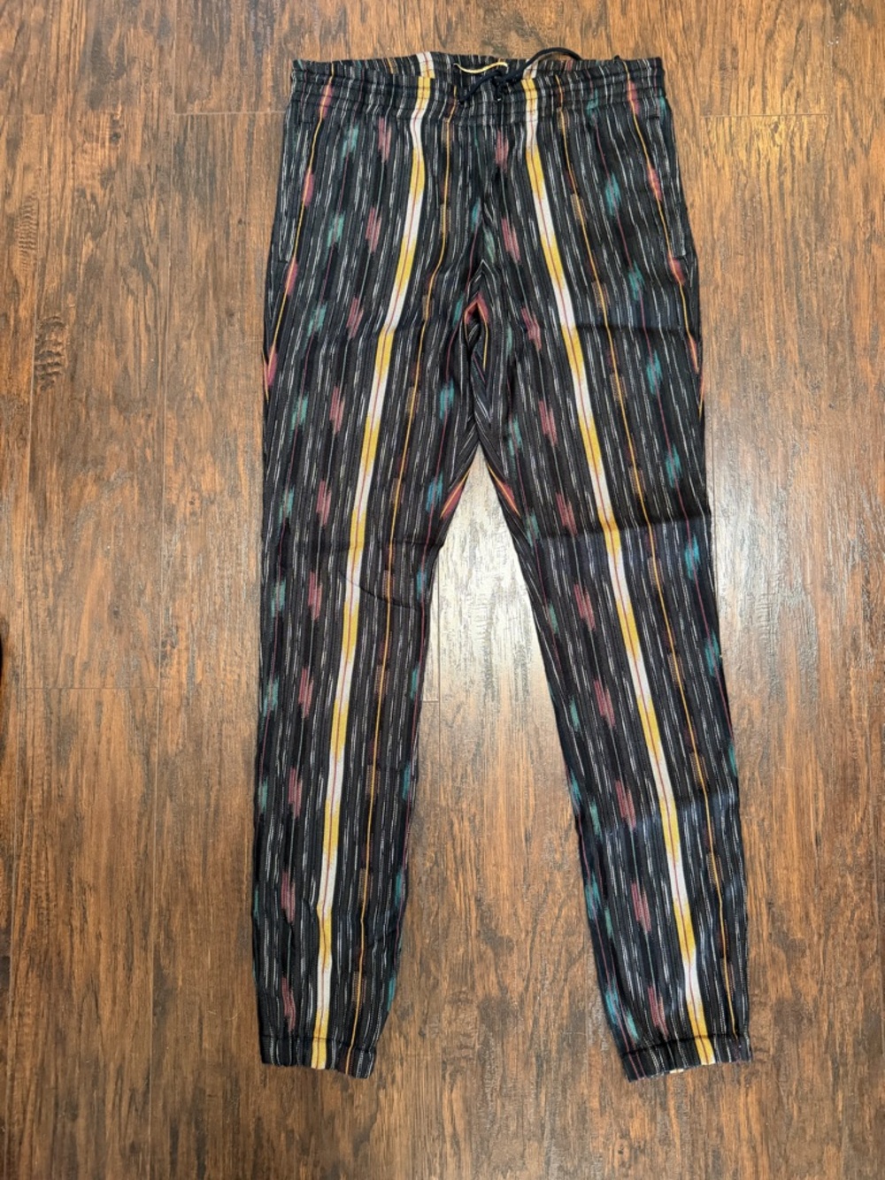 Saint Laurent Paris Cotton
Blend Ikat Print Elastic Waist
Jogger Pant FR 34